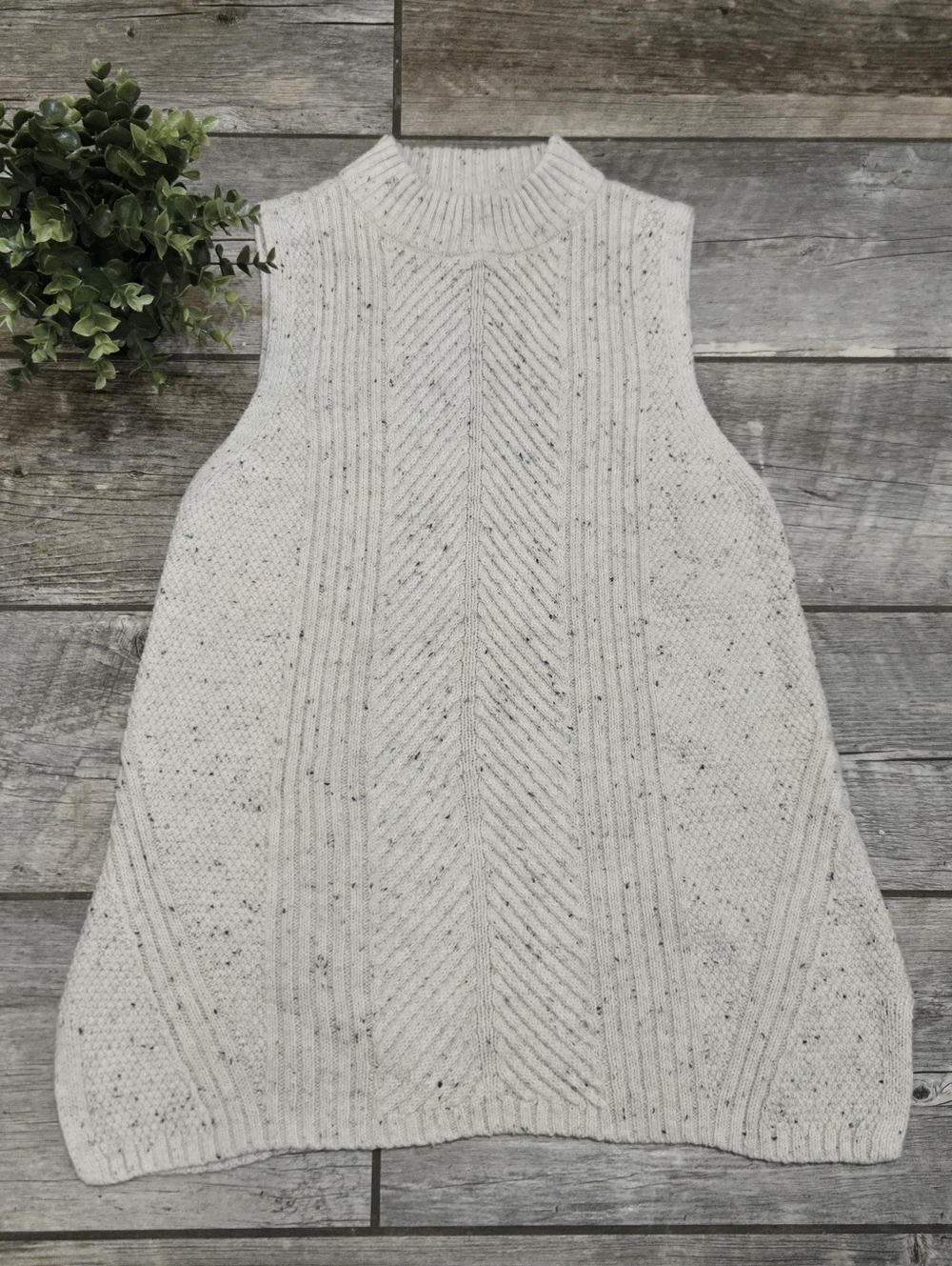 Talbots Cream Speckled Mock-Neck Knit Sleeveless Tunic Sweater, Size Medium